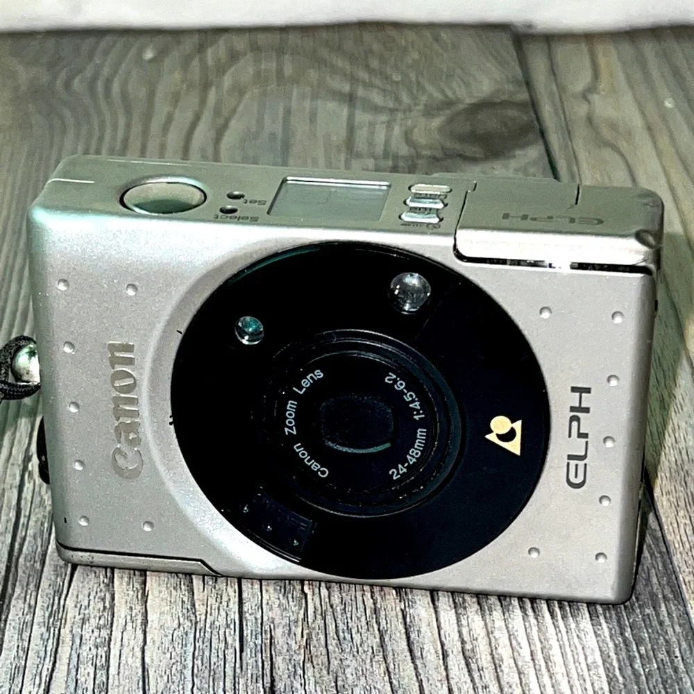 Canon ELPH 35mm Film Camera *First* model of the ELPH Series model #1948546